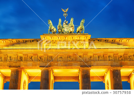 Brandenburg gate at dusk Brandenburg gate at dusk 30757938
