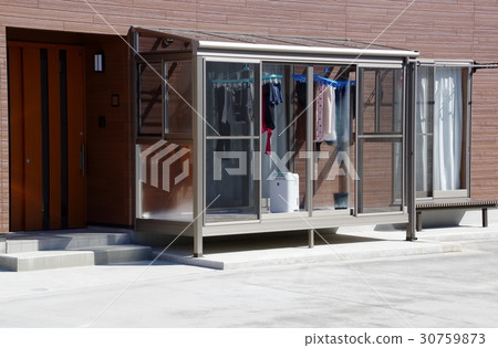 住宅日光浴室花園房和客廳 30759873