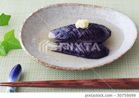Braised eggplant 30759899