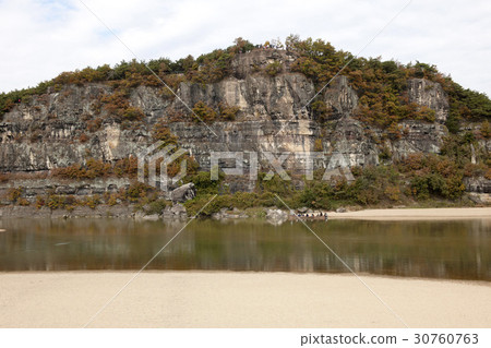Nyedong River，Bupyeongdae，Hahoe Village，Andong City，Gyeongbuk 30760763
