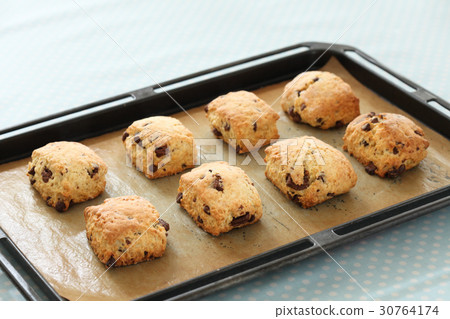在家做甜點的巧克力片烤餅 在家做甜點的巧克力片烤餅 30764174