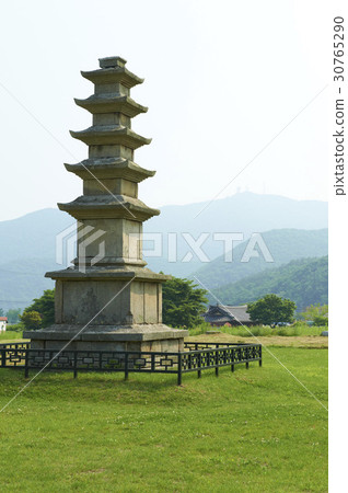 Boryeong Sacred Valley, Geojeon Stone Pagoda (Treasure 19), Seongju Saji (Historic Site 307), Sungju, Boryeong, Chungnam 30765290