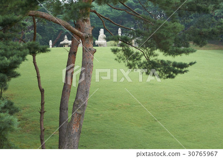 Deokjong queen Sohyeongbulung, Gyeongneung, Seoeungryung (historical record No. 198), Goyang city, Gyeonggi-do Deokjong queen Sohyeongbulung, Gyeongneung, Seoeungryung (historical record No. 198), Goyang city, Gyeonggi-do 30765967