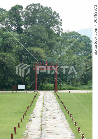 位於京畿道高陽市的Seoryeongneung（歷史遺址No.198）Hyeonmunmun 30765972