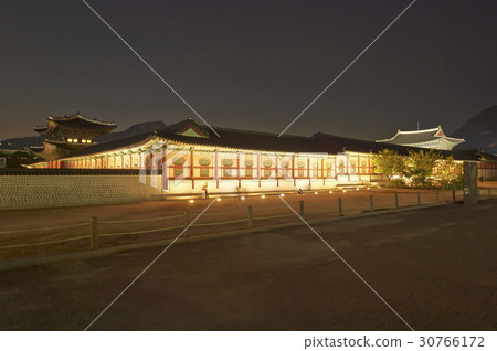 Kunjongjeon (National Treasure No.223), Kunjungmun Gate (Treasure 812), Gyeongbokgung Palace (Historic Site No.117), Jongno-gu, Seoul Kunjongjeon (National Treasure No.223), Kunjungmun Gate (Treasure 812), Gyeongbokgung Palace (Historic Site No.117), Jongno-gu, Seoul 30766172