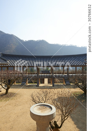 Man Daewoo, Bongsan Seowon (Historic Site No. 260), Andong City, Gyeongbuk Province Man Daewoo, Bongsan Seowon (Historic Site No. 260), Andong City, Gyeongbuk Province 30766632