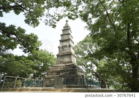 位於京畿道驪州市Bongmyusan的Sinleuksa寺，Yeoju Sinleuksa多層塔（寶藏26號） 30767641