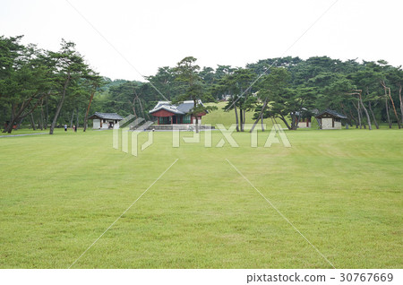 Jungjaekgung, Yeongnyeongneung (Historic Site No. 195), Yeoju City, Gyeonggi Province 30767669