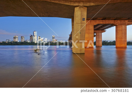Seoul International Finance Center, Conrad Hotel, LG Twin Tower, FKI Hall, Sogang University, Riverside North Road, Bam Island, Yeouido, Yeongdeungpo-gu, Han River, Seoul 30768181