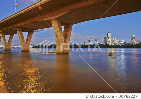 首爾國際金融中心，康萊德酒店，LG雙子塔，FKI大廳，濱江北路，Bam島，汝矣島，永登浦區，漢江，首爾 30768227