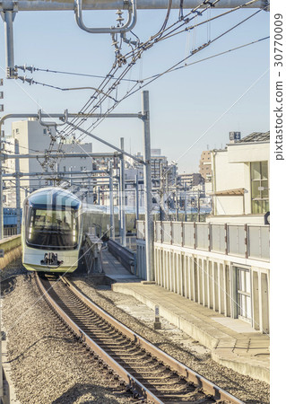 TRAIN SUITE Shikisai Island Minami-Senju Station 30770009