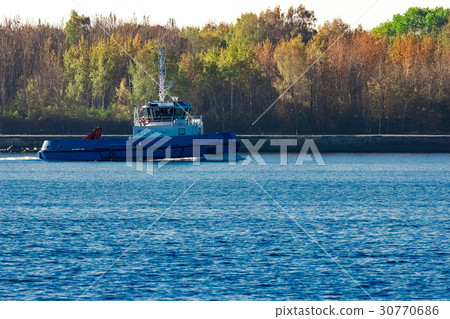 Blue small tug ship 30770686