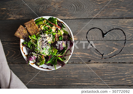 Fresh organic green quinoa salad bowl Fresh organic green quinoa salad bowl 30772092