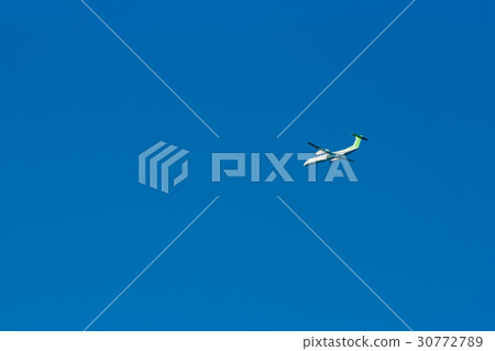 Passenger aircraft in the sky 30772789