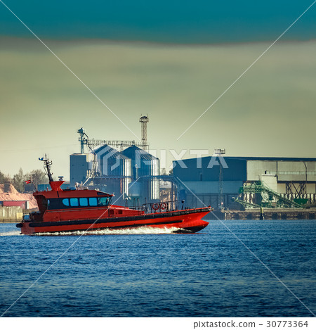 Red pilot ship Red pilot ship 30773364