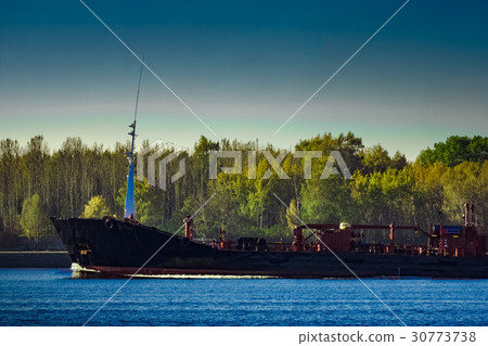 Black cargo oil Black cargo oil 30773738
