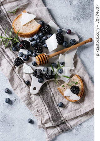 Berries, honey and rosemary 30774607