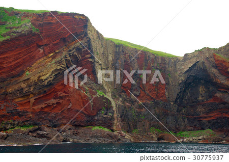 Takuo's red wall 30775937