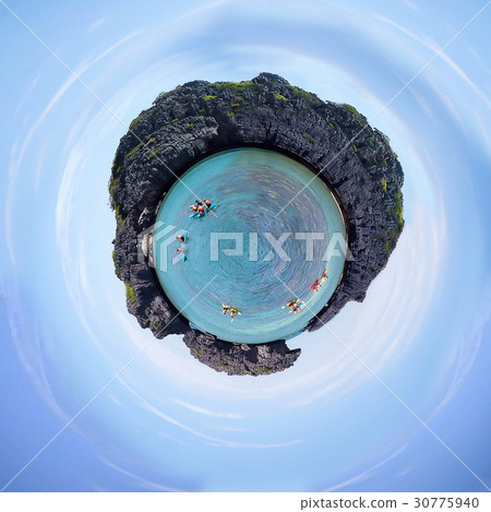 The circle image of the island sea and kayaking. 30775940