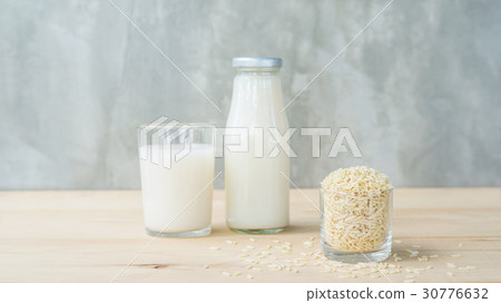 Germinated brown rice drink and brown rice. 30776632