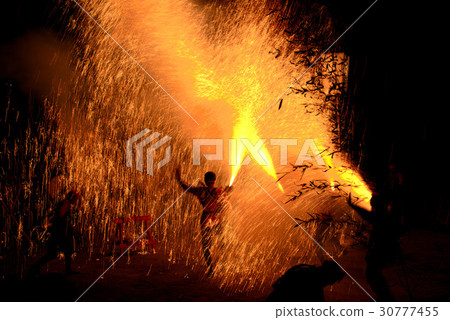 Hand fireworks 30777455