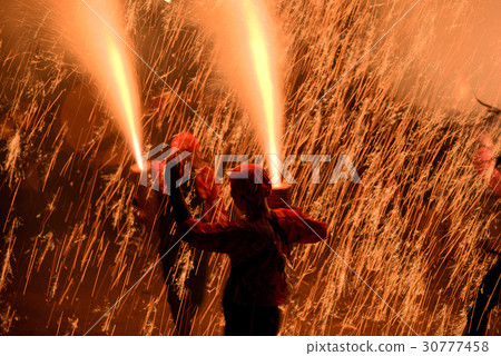 Hand fireworks 30777458