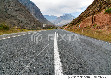 Road in mountains 30792273