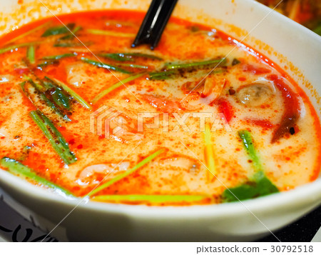 Thai hot and sour soup Thai hot and sour soup 30792518