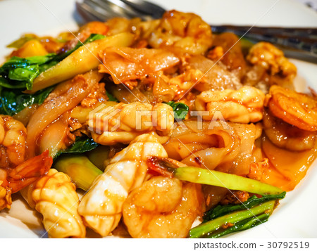 Spicy fried seafood Spicy fried seafood 30792519