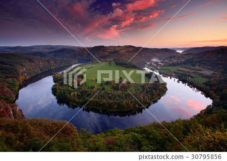 Evening sunset at horseshoe bend, Vltava Czech 30795856