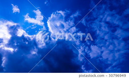 五月的天空和雲彩（16：9） 30796949