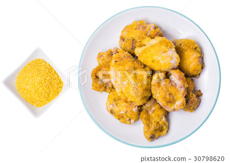 Fried pieces of meat in breadcrumbs Fried pieces of meat in breadcrumbs 30798620