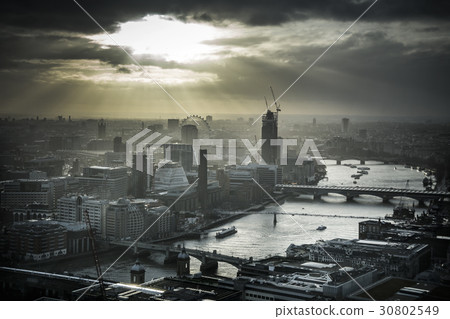 London under dramatic skies London under dramatic skies 30802549