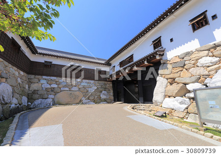 Imabari castle Ninomaru 's front gate (a gigantic square shape with armor tower and iron gate, the front is a mirror stone) 30809739