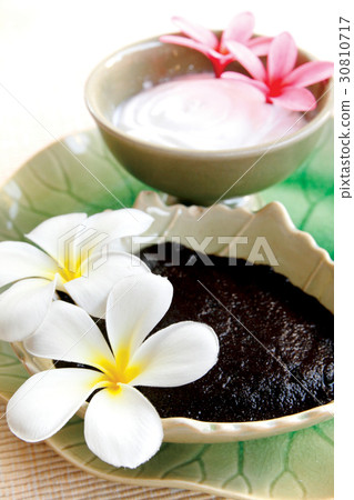 Thai spa herbal and oil with thai flower 30810717