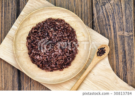 Cooked rice berry (purple rice). 30813784