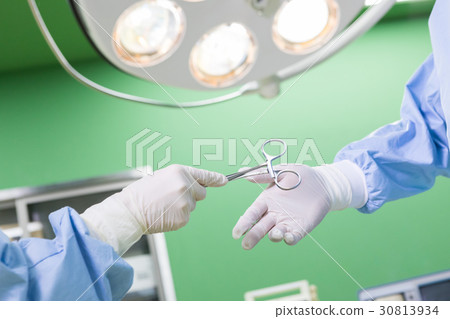 Medical image · Surgery 30813934