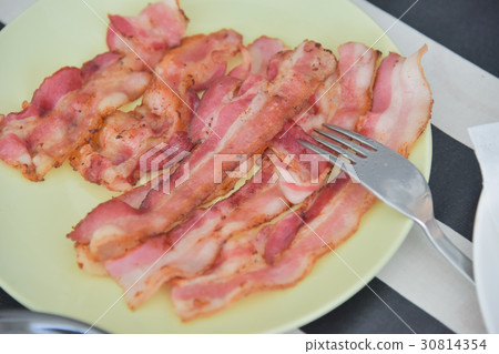 fried bacon 30814354