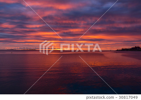 Sunset Sunset 30817049