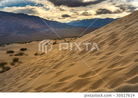 Mesquite Flat Sand Dunes, Death Valley 30817614