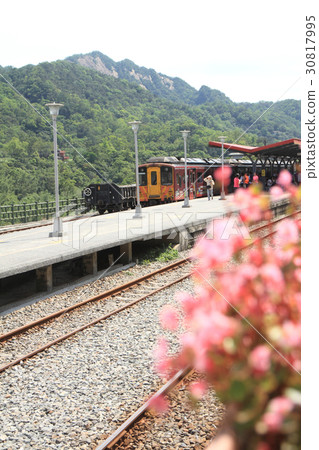 Hirishimae足夠的車站和火車 Hirishimae足夠的車站和火車 30817995