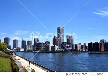 Sumida river upstream viewed from Katsuobashi Bridge 30818542