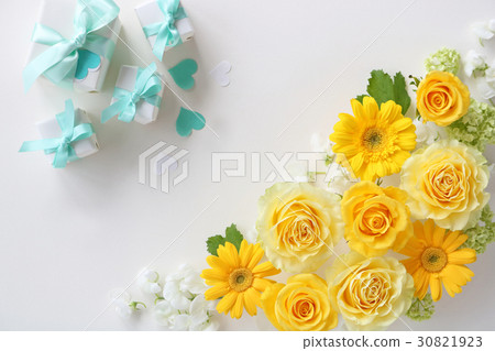Yellow Rose, Gerbera, Presents 30821923