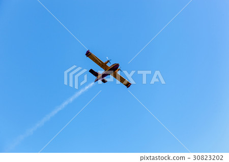 Aerial performance Aerial performance 30823202