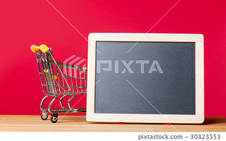 blackboard and shopping cart blackboard and shopping cart 30823553