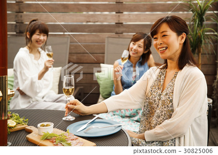 Party girls party travel vacation vacation girls travel friends 30825006