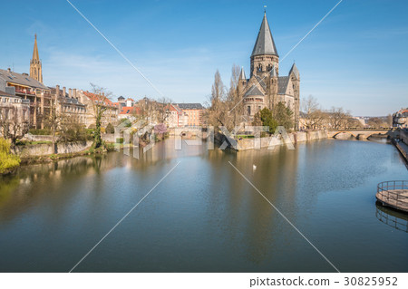 Temple Neuf de Metz France 30825952