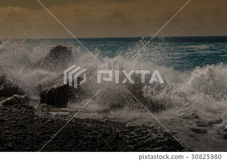 Waves in Mediterranean  30825980