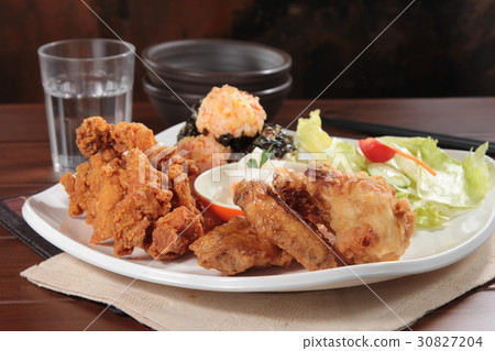 deep fried chicken 30827204