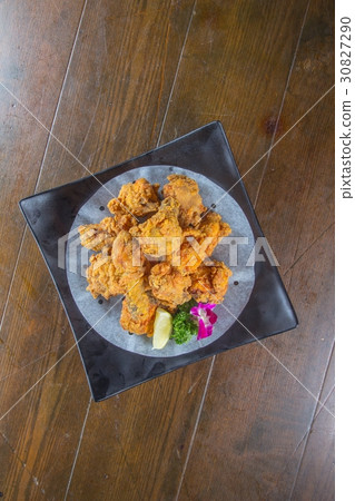 deep fried chicken 30827290